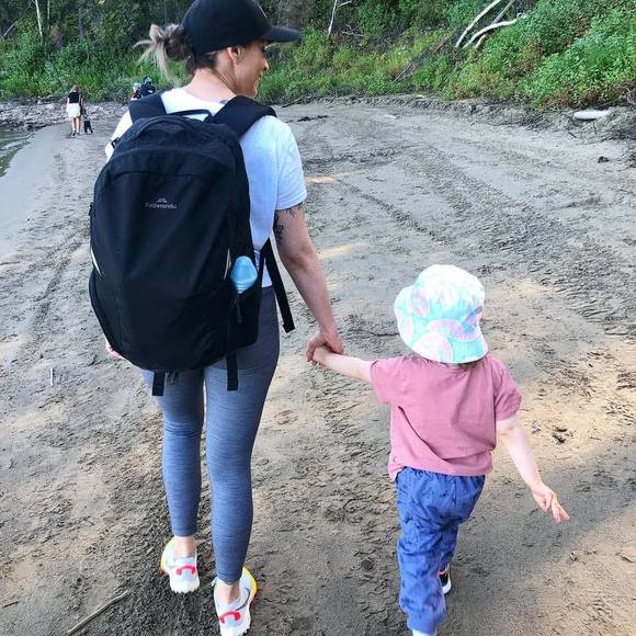 Meet your Posher, Jessica - Picture 1 of 1